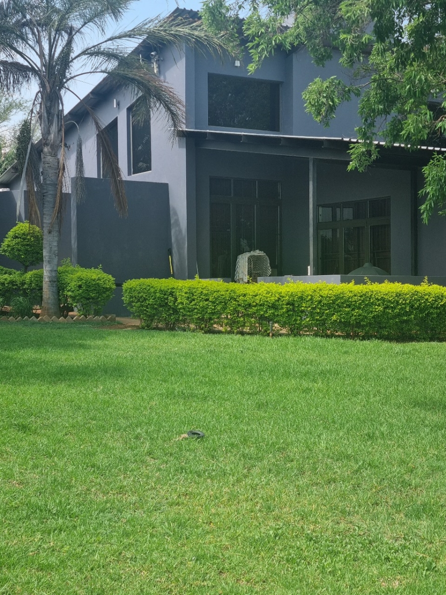 Commercial Property for Sale in Zuurplaat A H North West